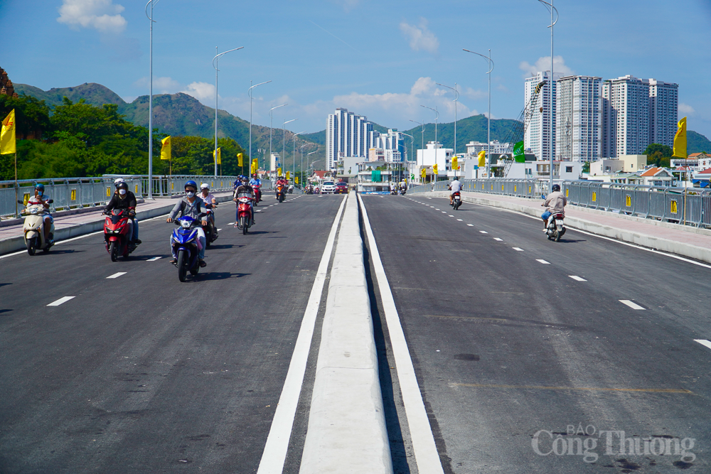 Khánh Hòa: Chính thức đưa vào khai thác cầu Xóm Bóng Khánh Hòa: Chính thức đưa vào khai thác cầu Xóm Bóng
