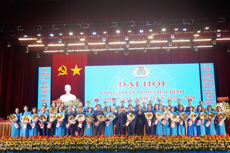 Ông Bùi Xuân Vinh tái đắc cử chức vụ Chủ tịch LĐLĐ tỉnh Thái Bình Ông Bùi Xuân Vinh tái đắc cử chức vụ Chủ tịch LĐLĐ tỉnh Thái Bình