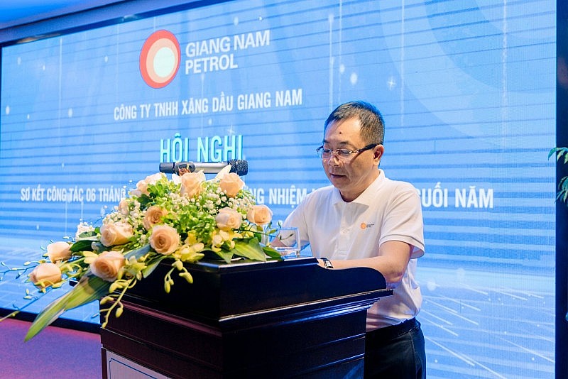 Ông Nguyễn Trọng Ngọc – Tổng giám đốc Giang Nam Petrol) Ông Nguyễn Trọng Ngọc – Tổng giám đốc Giang Nam Petrol)