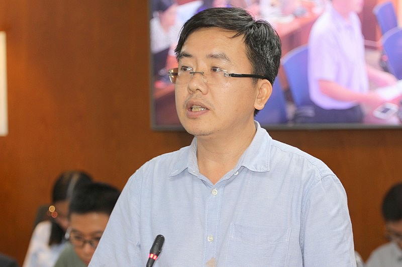 TP. Hồ Chí Minh quản lý việc cấp phép, thu phí sử dụng tạm thời lòng đường, hè phố như thế nào?