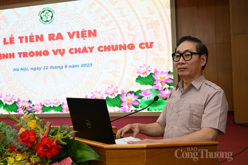 Tổ chức lễ tiễn ra viện cho 11 người bệnh là nạn nhân vụ cháy chung cư mini quận Thanh Xuân Tổ chức lễ tiễn ra viện cho 11 người bệnh là nạn nhân vụ cháy chung cư mini quận Thanh Xuân