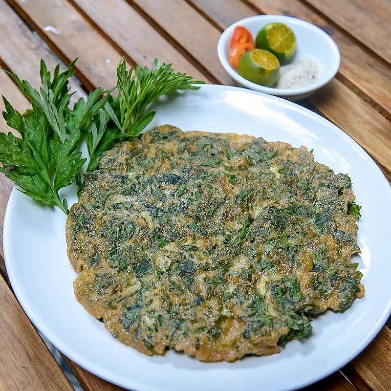 Trứng rán ngải cứu là món ngon quen thuộc, dễ thực hiện. Ảnh minh họa Trứng rán ngải cứu là món ngon quen thuộc, dễ thực hiện. Ảnh minh họa