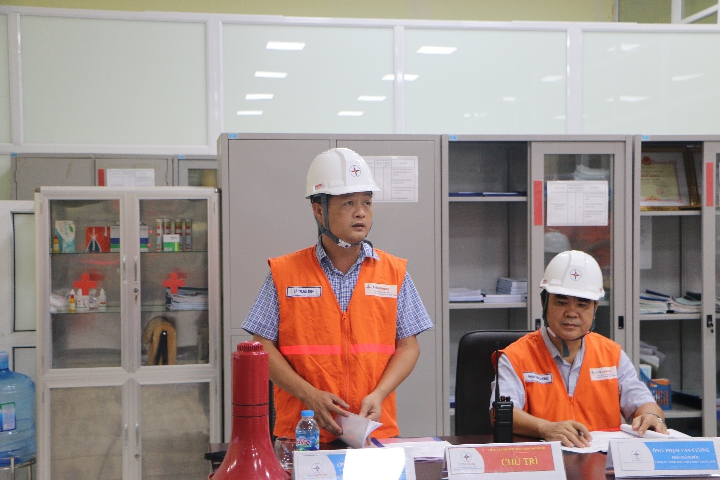 Đồng chí Vũ Xuân Dũng – Chủ tịch kiêm Giám đốc Công ty chủ trì buổi diễn tập Đồng chí Vũ Xuân Dũng – Chủ tịch kiêm Giám đốc Công ty chủ trì buổi diễn tập