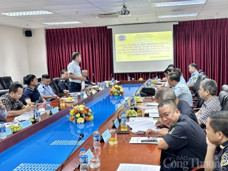 Ban Chỉ đạo 389 Hà Nội: Kiểm tra công tác chống buôn lậu qua cảng hàng không quốc tế Nội Bài