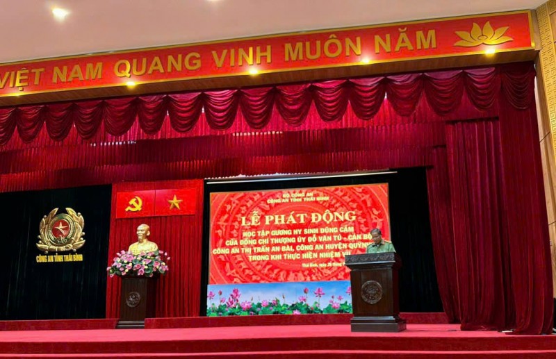 Công an tỉnh Thái Bình tổ chức lễ phát động học tập gương hy sinh dũng cảm của Thượng úy Đỗ Văn Tú chiều 26/9. Ảnh: T.V