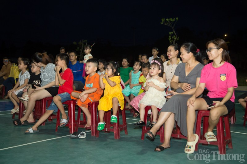 Đà Nẵng: Trao quà cho các cháu thiếu nhi con công nhân, người lao động có hoàn cảnh khó khăn