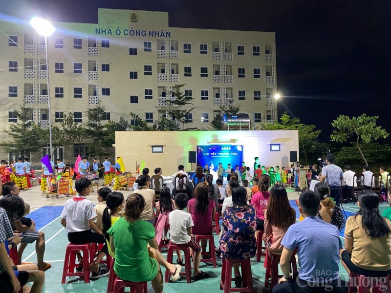 Đà Nẵng: Trao quà cho các cháu thiếu nhi con công nhân, người lao động có hoàn cảnh khó khăn