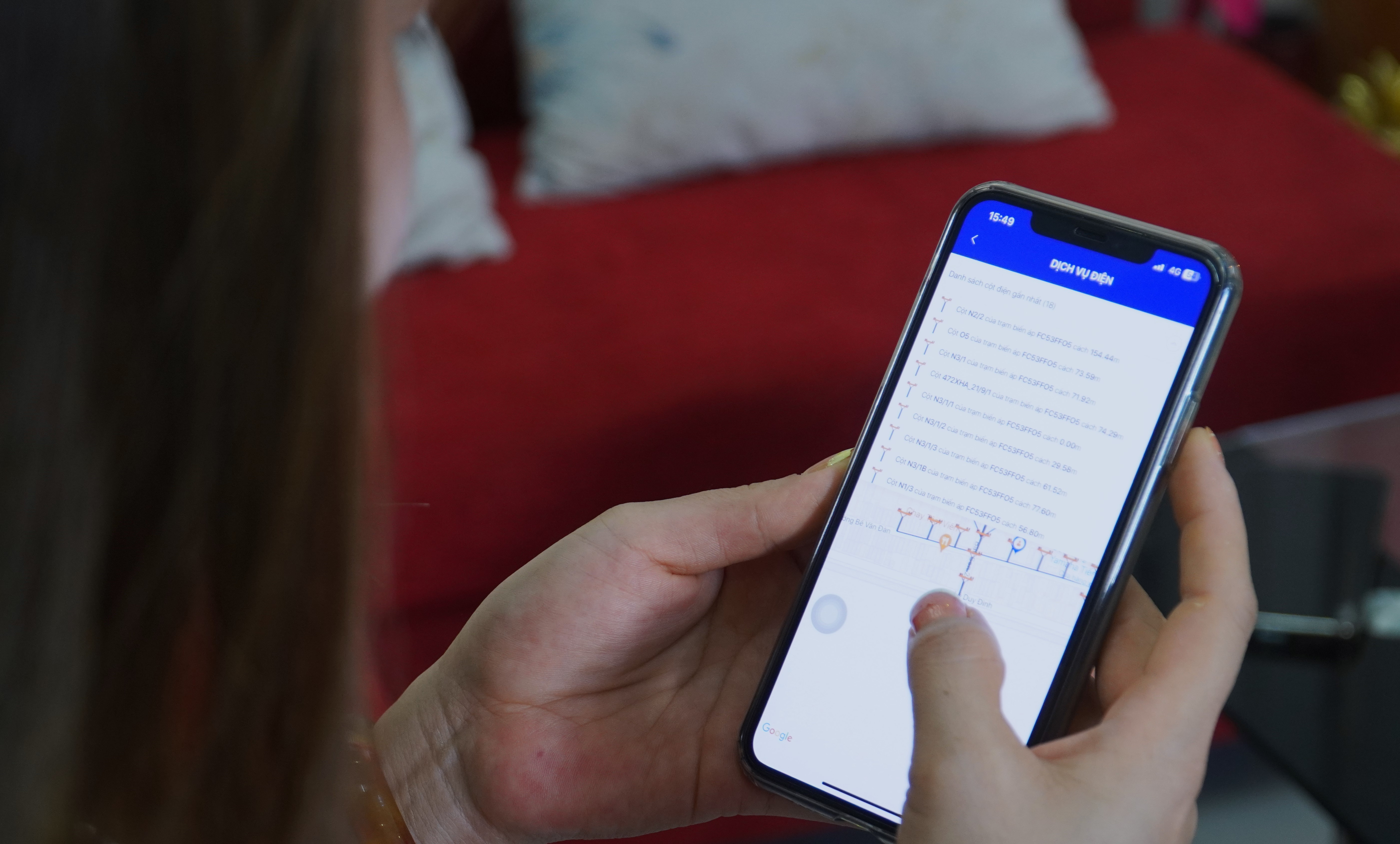 Các cột điện được định vị và hiển thị trực quan trên nền Google maps qua web và app EVNCPC CSKH Các cột điện được định vị và hiển thị trực quan trên nền Google maps qua web và app EVNCPC CSKH