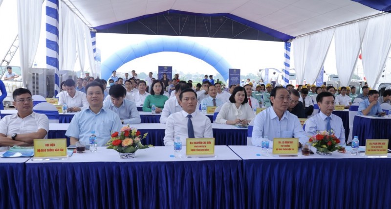 Cầu vượt sông Đáy nối Nam Định - Ninh Bình 1.450 tỷ đồng được triển khai thi công Cầu vượt sông Đáy nối Nam Định - Ninh Bình 1.450 tỷ đồng được triển khai thi công