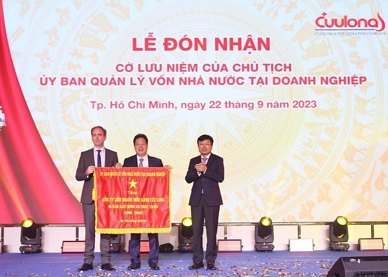 Cửu Long JOC kỷ niệm 25 năm thành lập và cột mốc 400 triệu thùng dầu Cửu Long JOC kỷ niệm 25 năm thành lập và cột mốc 400 triệu thùng dầu