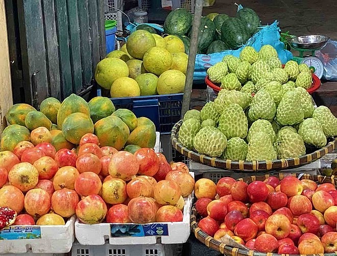 Ghi nhận tại Hà Nội, giá một số loại quả đang được điều chỉnh tăng. Ảnh: Linh Anh Ghi nhận tại Hà Nội, giá một số loại quả đang được điều chỉnh tăng. Ảnh: Linh Anh