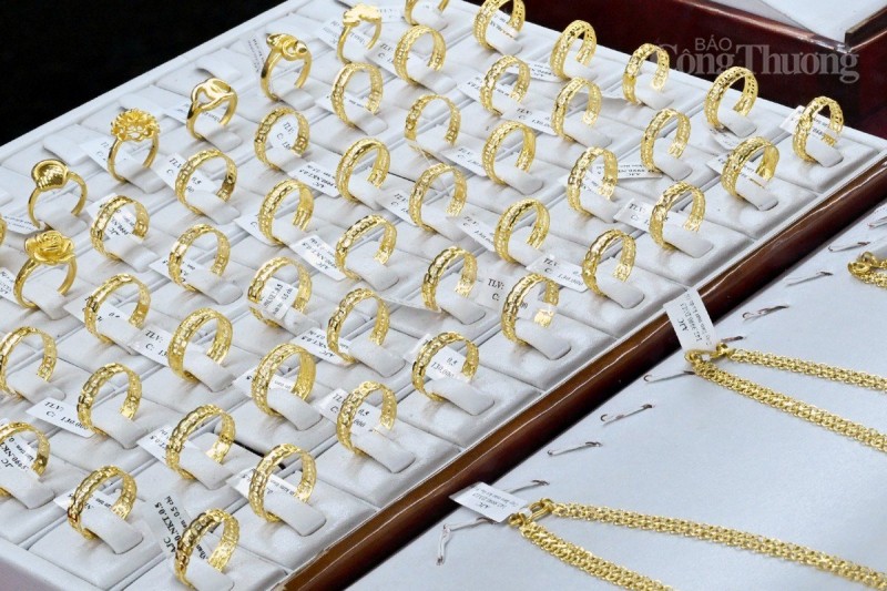 Giá vàng chiều nay 7/11/2023: Giá vàng 9999, SJC, 24K, Mi Hồng, PNJ, DOJI Giá vàng chiều nay 7/11/2023: Giá vàng 9999, SJC, 24K, Mi Hồng, PNJ, DOJI