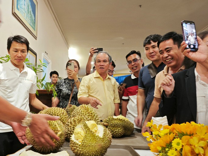 Bầu Đức bán khách sạn Hoàng Anh Gia Lai lớn nhất Tây Nguyên để trả nợ - Ảnh 2. Bầu Đức bán khách sạn Hoàng Anh Gia Lai lớn nhất Tây Nguyên để trả nợ - Ảnh 2.