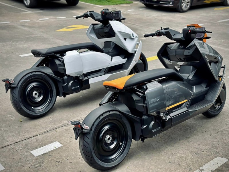 Cận cảnh xe máy điện BMW CE04 vừa về Việt Nam, giá 549 triệu đồng Cận cảnh xe máy điện BMW CE04 vừa về Việt Nam, giá 549 triệu đồng