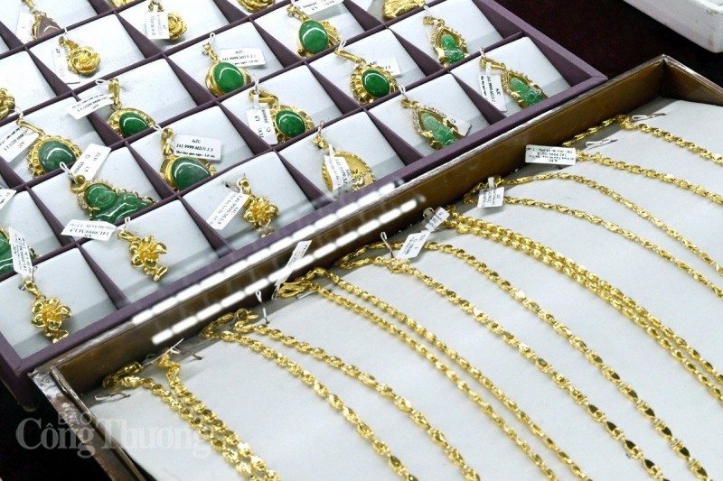 Giá vàng hôm nay 24/4/2024: Vàng Giá vàng hôm nay 24/4/2024: Vàng