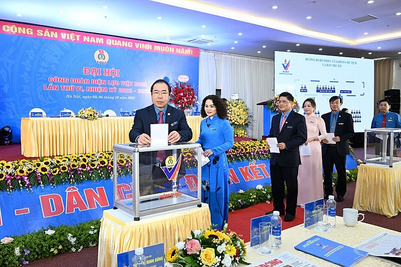 Công đoàn EVN: 2 đột phá và 9 nhóm giải pháp cho nhiệm kỳ mới Công đoàn EVN: 2 đột phá và 9 nhóm giải pháp cho nhiệm kỳ mới