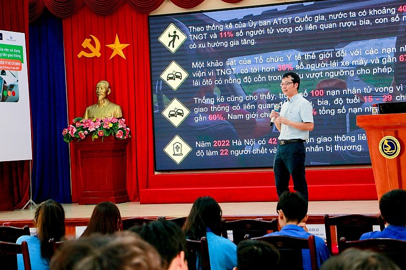 Đào tạo về tác hại của việc sử dụng rượu bia trong điều khiển phương tiện giao thông Đào tạo về tác hại của việc sử dụng rượu bia trong điều khiển phương tiện giao thông