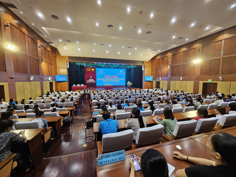 Quang cảnh hội nghị