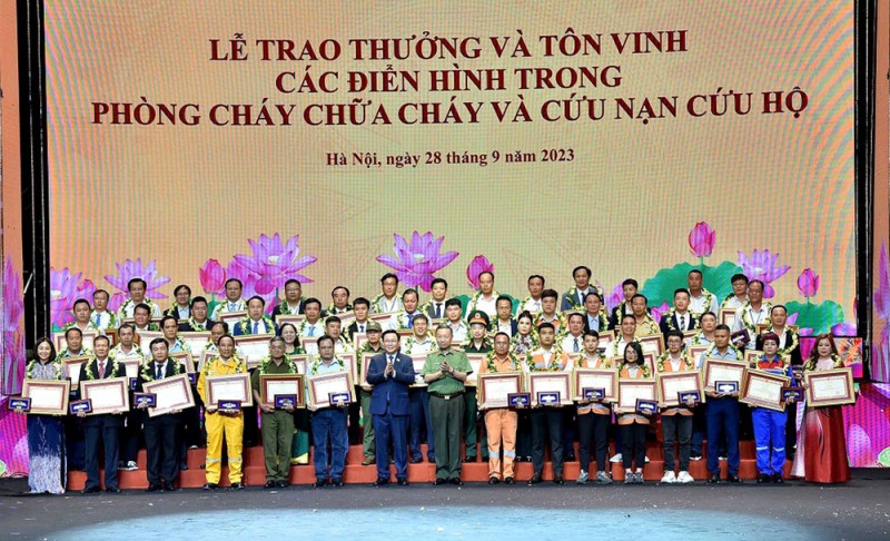 PV GAS nhận các giải thưởng ấn tượng trong công tác Phòng cháy chữa cháy và Cứu nạn cứu hộ PV GAS nhận các giải thưởng ấn tượng trong công tác Phòng cháy chữa cháy và Cứu nạn cứu hộ