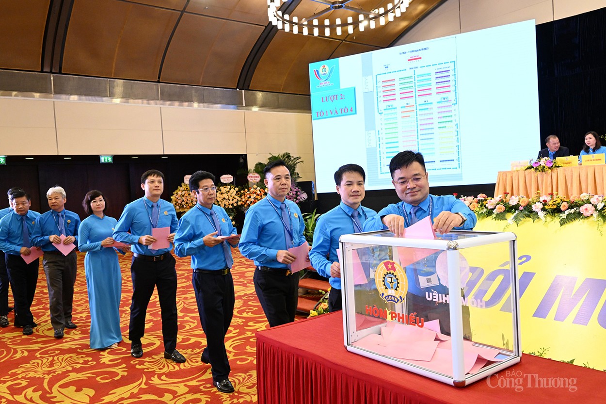 Thứ trưởng Nguyễn Sinh Nhật Tân nêu 5 vấn đề trọng tâm cho Công đoàn ngành Công Thương