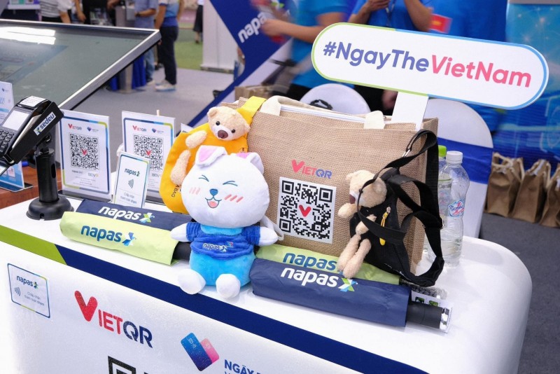 Hàng nghìn phần quà hấp dẫn dành tặng giới trẻ tại gian hàng NAPAS Hàng nghìn phần quà hấp dẫn dành tặng giới trẻ tại gian hàng NAPAS