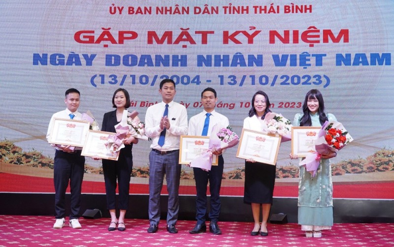 Thái Bình: Tôn vinh 61 tập thể, cá nhân là doanh nghiệp, doanh nhân Thái Bình: Tôn vinh 61 tập thể, cá nhân là doanh nghiệp, doanh nhân