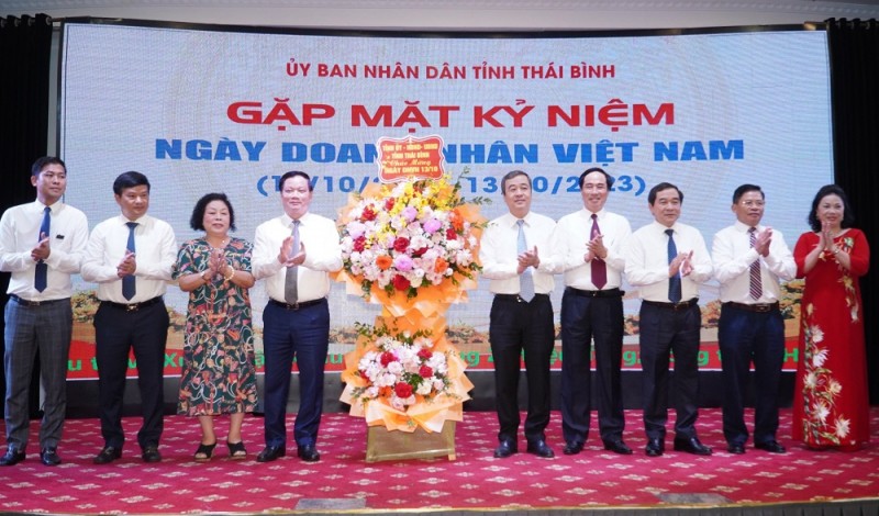 Thái Bình: Tôn vinh 61 tập thể, cá nhân là doanh nghiệp, doanh nhân Thái Bình: Tôn vinh 61 tập thể, cá nhân là doanh nghiệp, doanh nhân