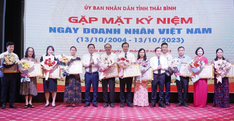 Thái Bình: Tôn vinh 61 tập thể, cá nhân là doanh nghiệp, doanh nhân Thái Bình: Tôn vinh 61 tập thể, cá nhân là doanh nghiệp, doanh nhân