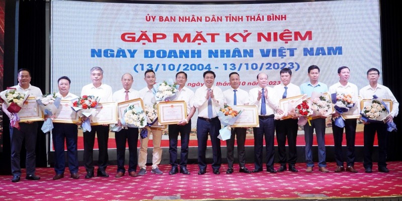 Thái Bình: Tôn vinh 61 tập thể, cá nhân là doanh nghiệp, doanh nhân Thái Bình: Tôn vinh 61 tập thể, cá nhân là doanh nghiệp, doanh nhân
