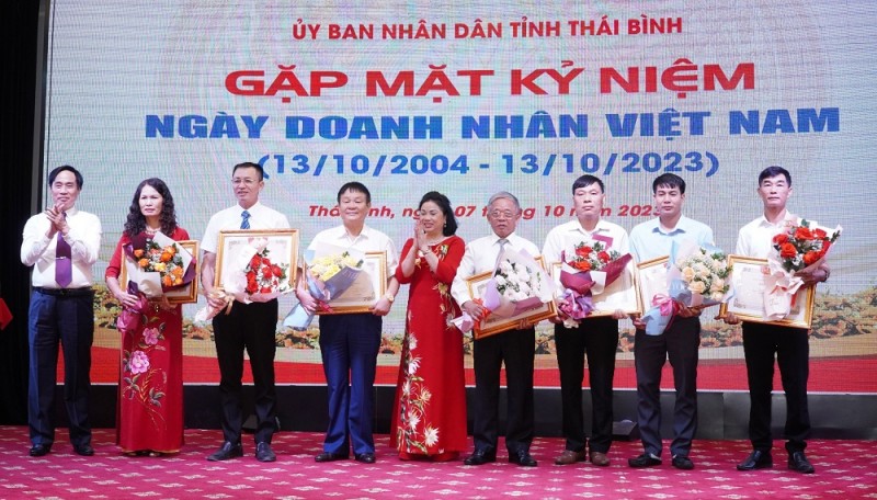 Thái Bình: Tôn vinh 61 tập thể, cá nhân là doanh nghiệp, doanh nhân Thái Bình: Tôn vinh 61 tập thể, cá nhân là doanh nghiệp, doanh nhân