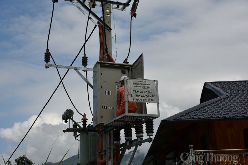 Bài cuối: Đẩy nhanh các dự án đầu tư lưới điện, tạo xung lực cho phát triển kinh tế Bài cuối: Đẩy nhanh các dự án đầu tư lưới điện, tạo xung lực cho phát triển kinh tế