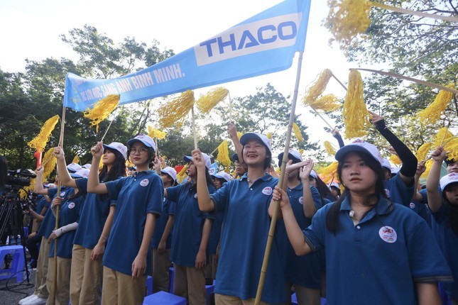 Trực tiếp Chung kết đường lên đỉnh Olympia từ điểm cầu Sóc Sơn Hà Nội: Gần 2000 người cổ vũ Nguyễn Việt Thành Trực tiếp Chung kết đường lên đỉnh Olympia từ điểm cầu Sóc Sơn Hà Nội: Gần 2000 người cổ vũ Nguyễn Việt Thành