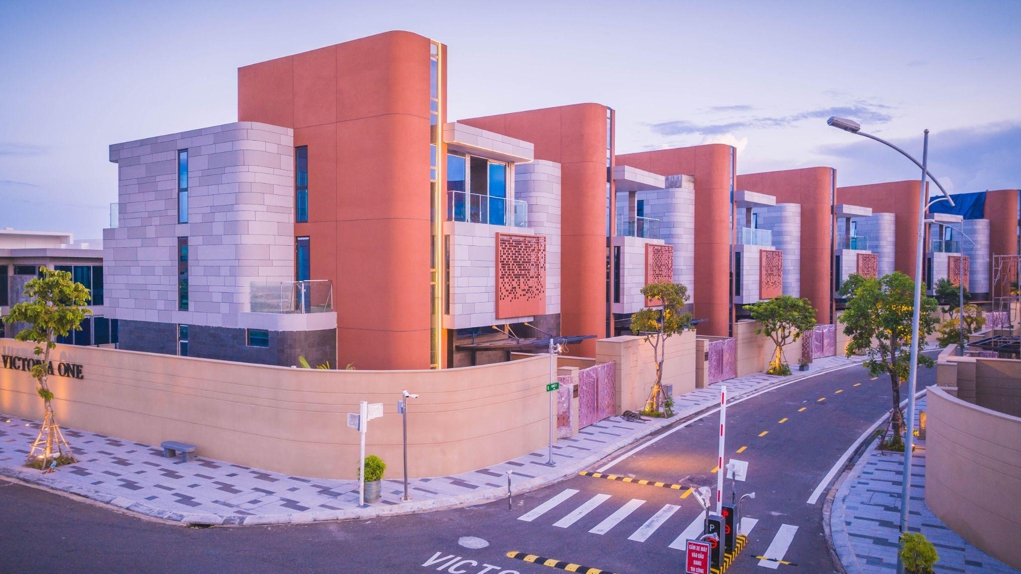 Villa sang trọng ven sông Đà Nẵng tung chính sách bán hàng “ lạ" Villa sang trọng ven sông Đà Nẵng tung chính sách bán hàng “ lạ"