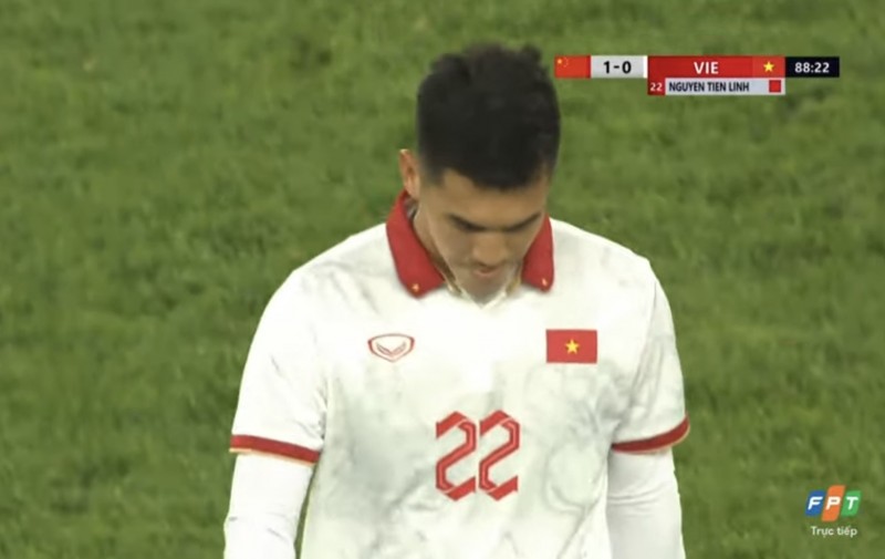 Kết quả giao hữu bóng đá nam Việt Nam 0 – 2 Trung Quốc: Tiến Linh nhận thẻ đỏ sau 9 phút trên sân Kết quả giao hữu bóng đá nam Việt Nam 0 – 2 Trung Quốc: Tiến Linh nhận thẻ đỏ sau 9 phút trên sân