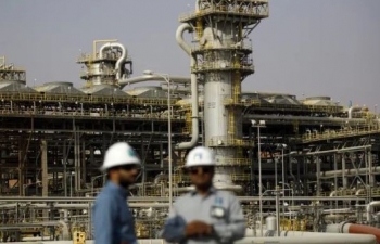 Giá dầu giảm do triển vọng nguồn cung tích cực lấn át rủi ro chính trị