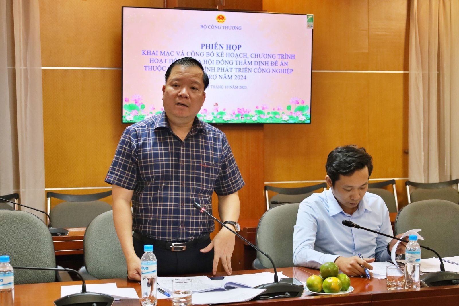 Ông Phạm Tuấn Anh, Phó Cục trưởng Cục Công nghiệp phát biểu tại phiên họp Ông Phạm Tuấn Anh, Phó Cục trưởng Cục Công nghiệp phát biểu tại phiên họp