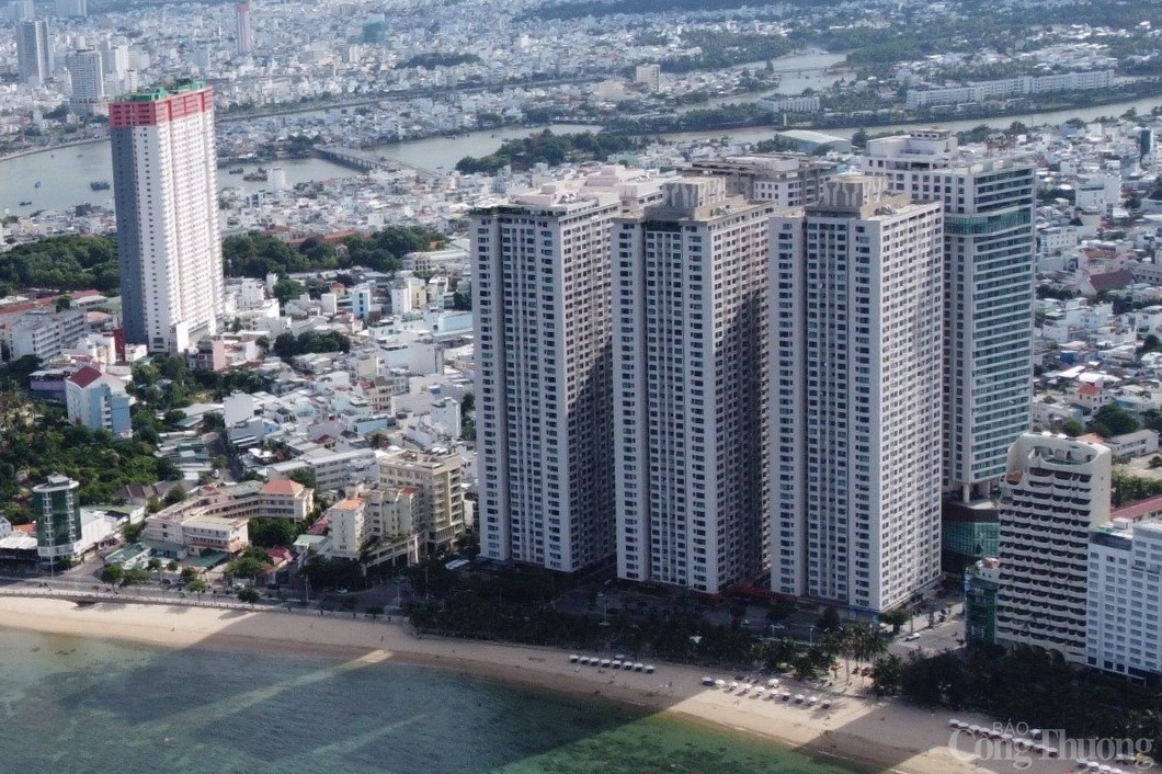 Cựu Chủ tịch UBND tỉnh Khánh Hòa bị khởi tố vì liên quan đến dự án Oceanus Cựu Chủ tịch UBND tỉnh Khánh Hòa bị khởi tố vì liên quan đến dự án Oceanus