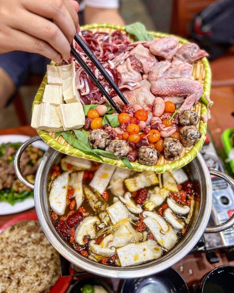 Nồi lẩu chim kê bổ dưỡng(Ảnh: Internet) Nồi lẩu chim kê bổ dưỡng(Ảnh: Internet)