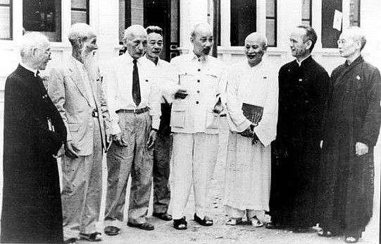 Tiếp tục phát huy vai trò, nguồn lực của tôn giáo trong dòng chảy văn hoá Việt Nam Tiếp tục phát huy vai trò, nguồn lực của tôn giáo trong dòng chảy văn hoá Việt Nam