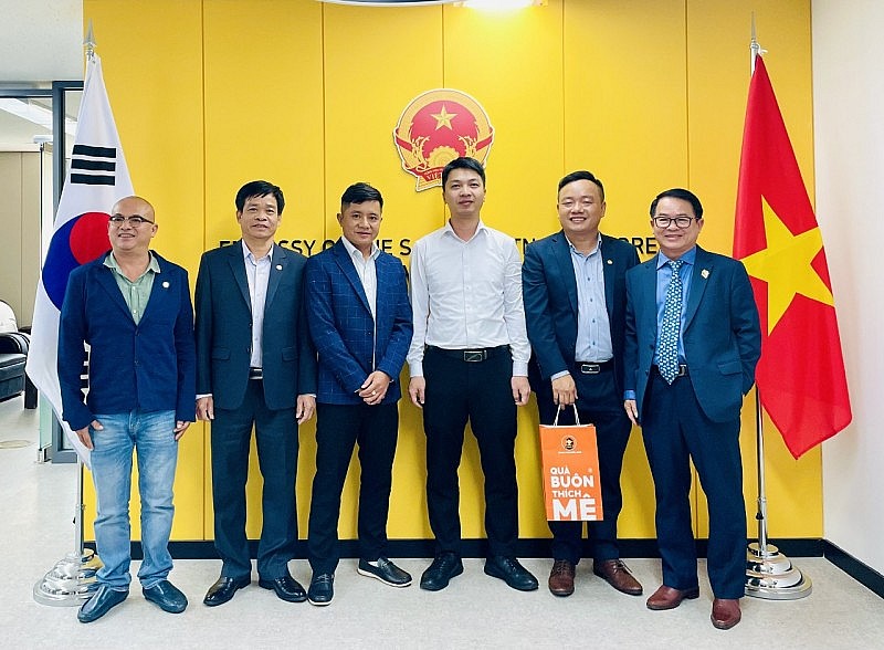 Lãnh đạo Sở Công Thương cùng các doanh nghiệp tại Thương vụ Việt Nam tại Hàn Quốc Lãnh đạo Sở Công Thương cùng các doanh nghiệp tại Thương vụ Việt Nam tại Hàn Quốc
