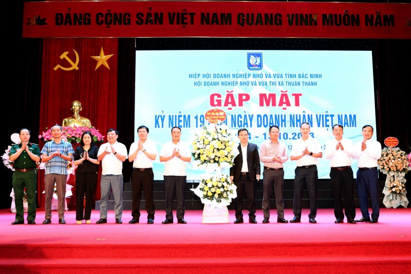 Bắc Ninh: Tôn vinh những đóng góp của cộng đồng doanh nhân, doanh nghiệp Bắc Ninh: Tôn vinh những đóng góp của cộng đồng doanh nhân, doanh nghiệp