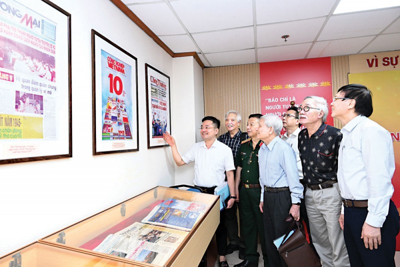 Học giả Nguyễn Đình Đầu: Ký ức tuổi hai mươi của Bí thư Bộ trưởng Bộ Kinh tế đầu tiên Học giả Nguyễn Đình Đầu: Ký ức tuổi hai mươi của Bí thư Bộ trưởng Bộ Kinh tế đầu tiên