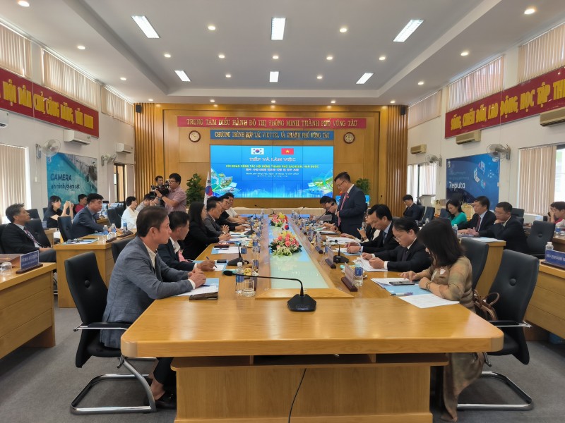 Quang cảnh buổi làm việc Quang cảnh buổi làm việc