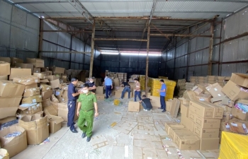 Kiểm tra, phát hiện kho thuốc lá điện tử vi phạm lớn nhất từ trước đến nay