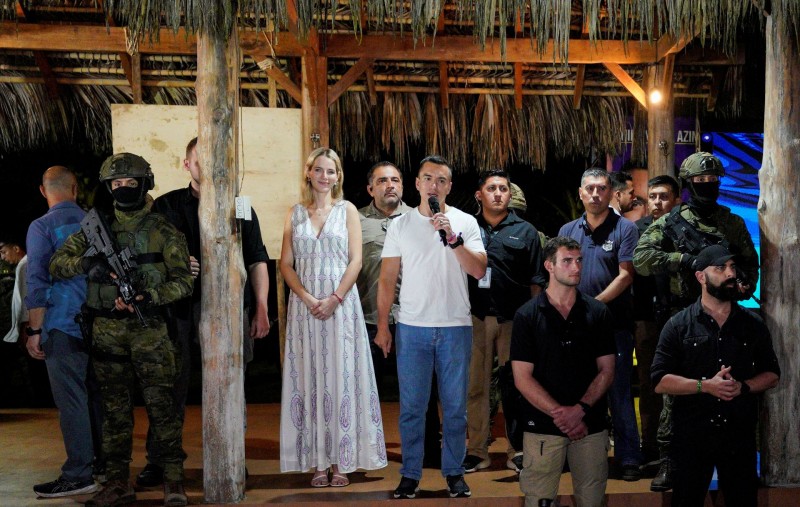 Ông Daniel Noboa hát biểu trước báo giới sau chiến thắng trong cuộc bầu cử tổng thống ở Santa Elena, Ecuador. Ảnh Reuters Ông Daniel Noboa hát biểu trước báo giới sau chiến thắng trong cuộc bầu cử tổng thống ở Santa Elena, Ecuador. Ảnh Reuters