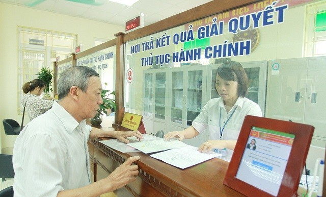 UBND thành phố Nam Định phải gửi thư xin lỗi công dân vì giải quyết thủ tục hành chính quá hạn hơn 11 năm. Ảnh minh họa UBND thành phố Nam Định phải gửi thư xin lỗi công dân vì giải quyết thủ tục hành chính quá hạn hơn 11 năm. Ảnh minh họa