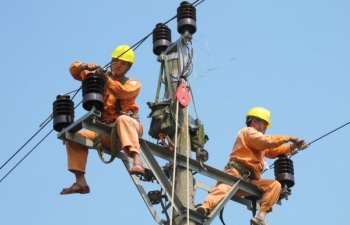Ngày này năm xưa 17/10: Ban hành Nghị định xử phạt hành chính trong lĩnh vực điện lực; Ngày vì người nghèo