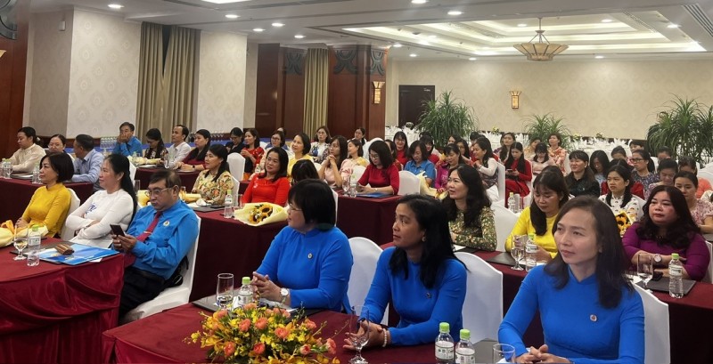 Tọa đàm và họp mặt Nữ công nhân viên chức người lao động nhân ngày phụ Nữ Việt Nam 20/10 Tọa đàm và họp mặt Nữ công nhân viên chức người lao động nhân ngày phụ Nữ Việt Nam 20/10