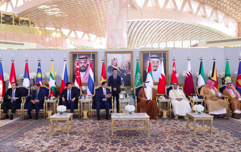 Lãnh đạo thành phố Riyadh đón Thủ tướng Phạm Minh Chính