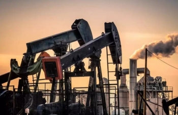 Giá dầu cao nhất 2 tuần do căng thẳng Trung Đông và loạt yếu tố cung cầu